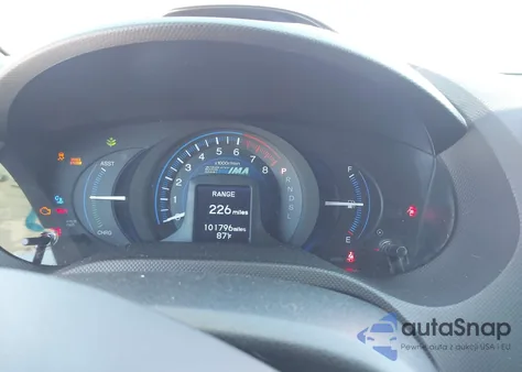 2014 Honda Insight z USA, uszkodzony, nr VIN JHMZE2H33ES002855